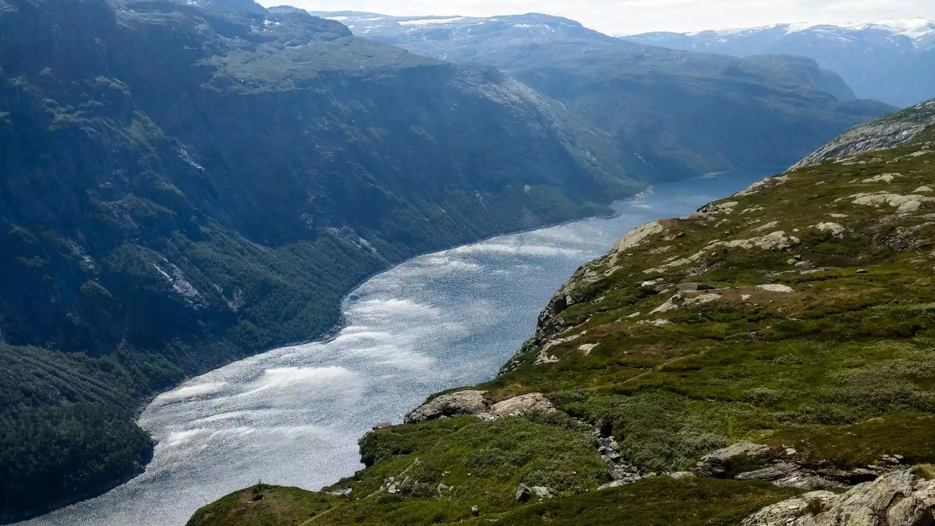 Op naar het binnenland, richting de Hardangervidda