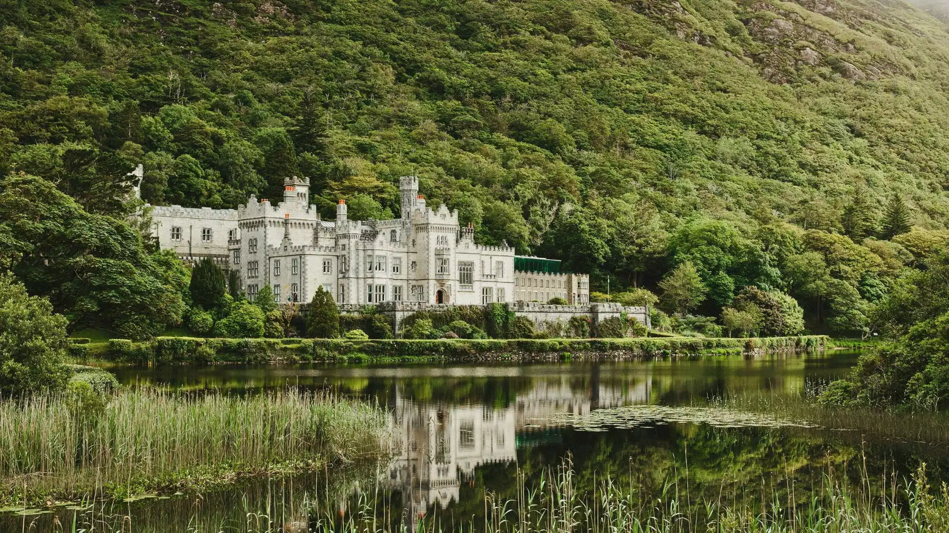 Kylemore Abbey en Killary Fjord