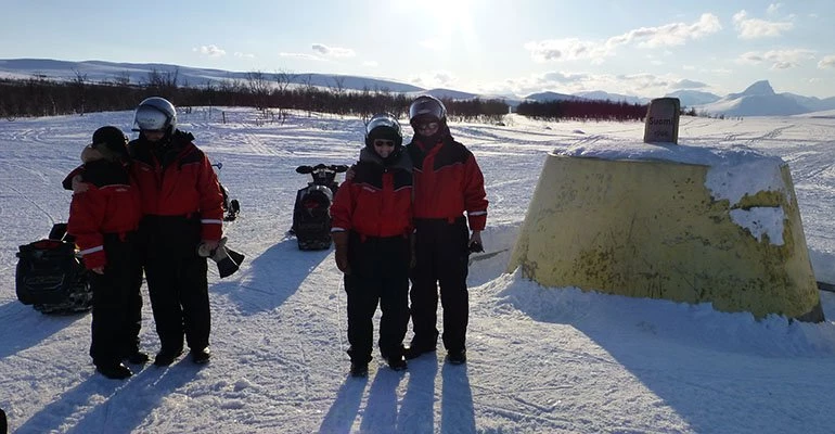 sneeuwscooter lapland